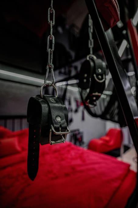 Bdsm Apartman V Bratislave -Adults Only Братислава Экстерьер фото